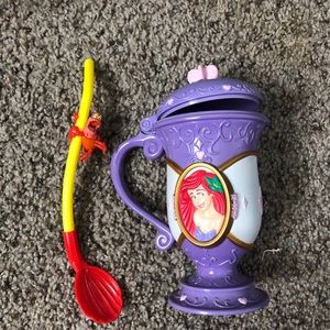 The Little Mermaid: Ariel cup and Straw